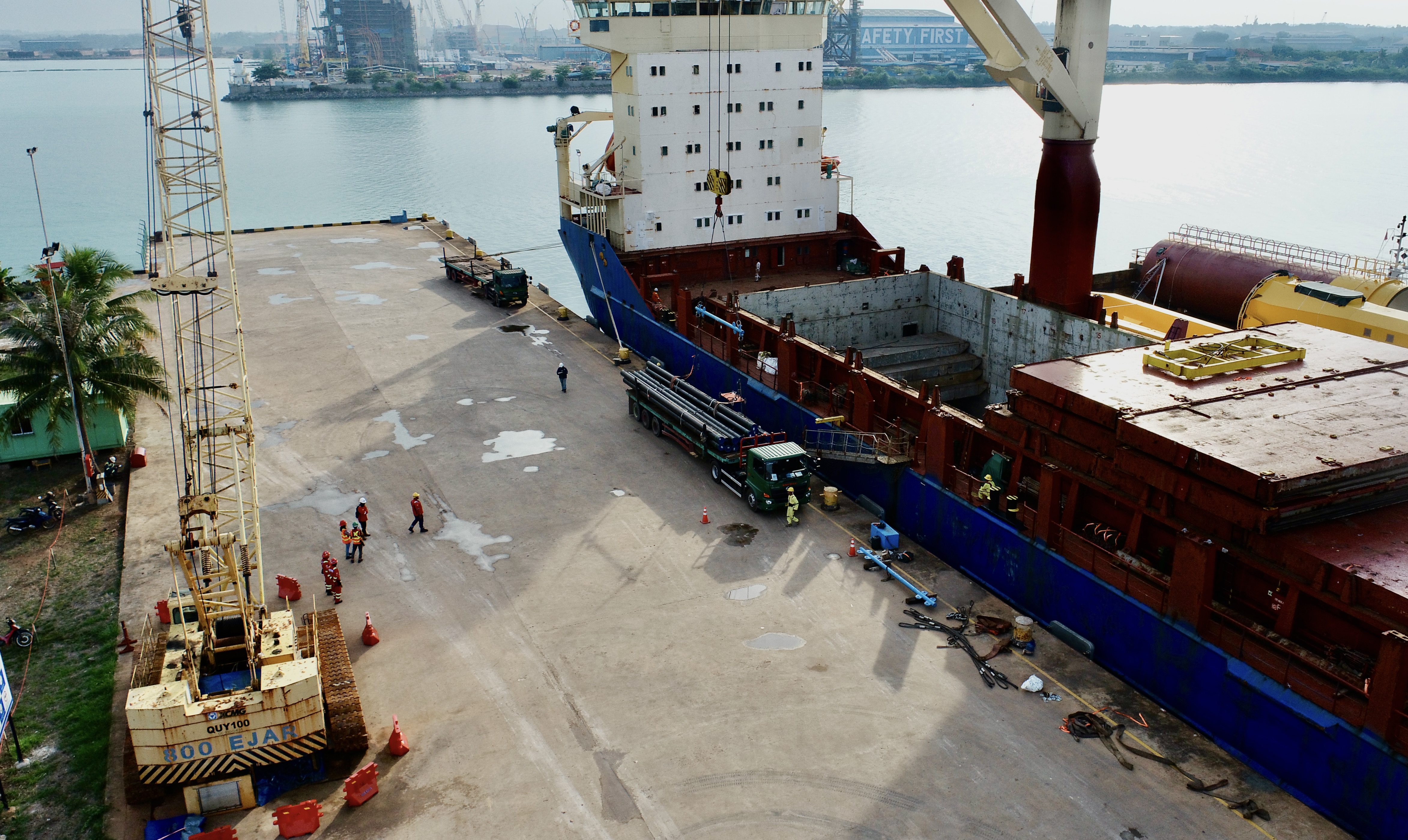 Mengkaji Ulang Tarif Pelabuhan Batam Demi Menyaingi Singapura